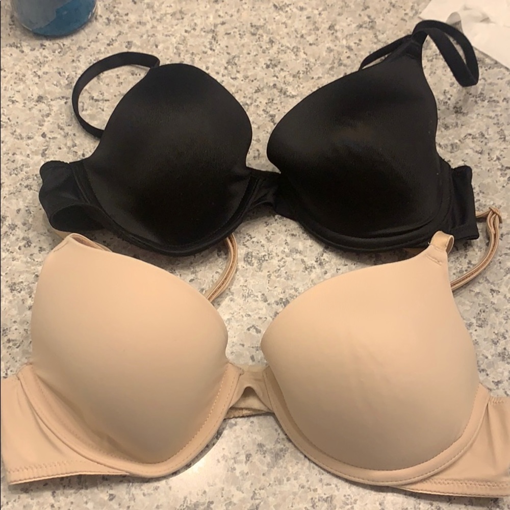 PINK Wear Everywhere t-shirt lightly bras